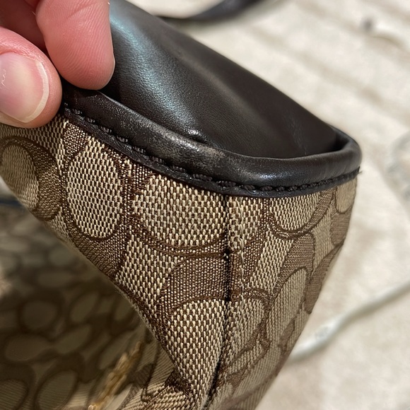 •Coach• Monogram Crossbody - Picture 15 of 15